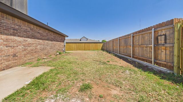 8015 Red Springs Avenue, Lubbock, TX 79423
