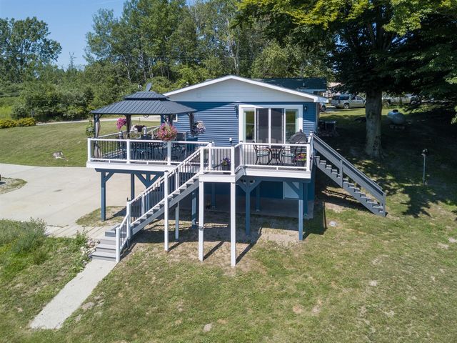 4419 E State Road, Hale, MI 48739
