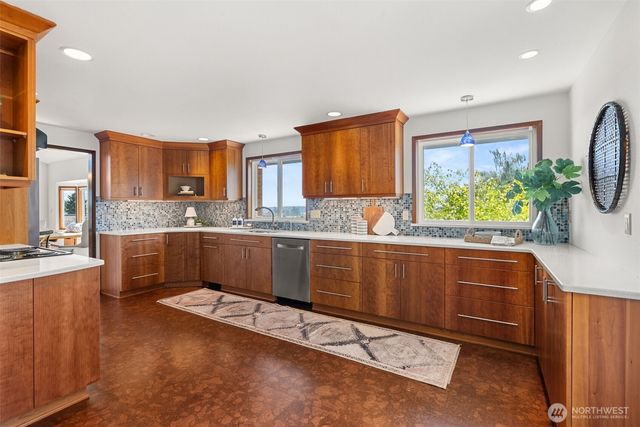 2801 Narrows Place, Tacoma, WA 98407