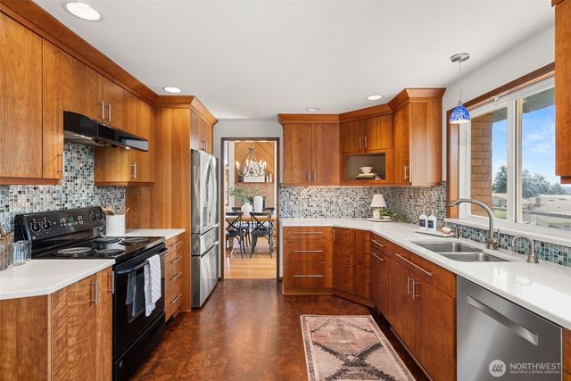 2801 Narrows Place, Tacoma, WA 98407