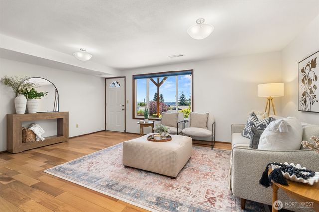 2801 Narrows Place, Tacoma, WA 98407