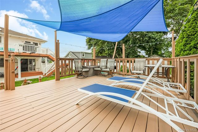 17 E Lincoln Avenue, Massapequa, NY 11758