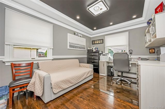 17 E Lincoln Avenue, Massapequa, NY 11758