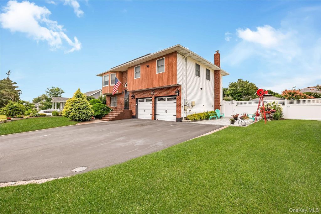 17 E Lincoln Avenue, Massapequa, NY 11758 — photo 3