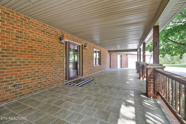 169 Catoosa Canyon Drive, Crossville, TN 38571