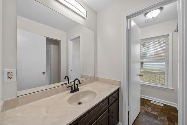 626 Bay Ln, Clarksville, TN 37042