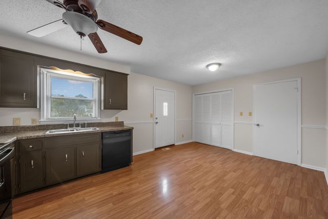 626 Bay Ln, Clarksville, TN 37042