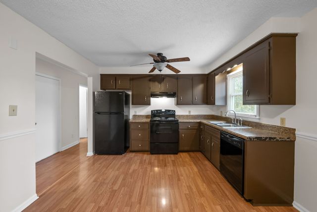 626 Bay Ln, Clarksville, TN 37042