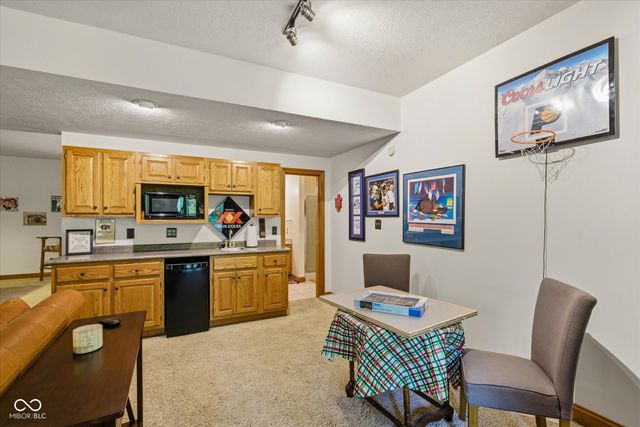 1353 Bur Oak Court, Avon, IN 46123