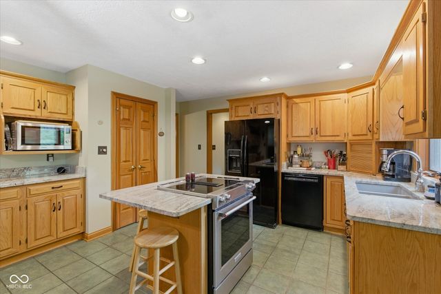 1353 Bur Oak Court, Avon, IN 46123
