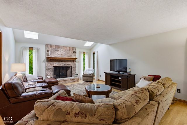 1353 Bur Oak Court, Avon, IN 46123