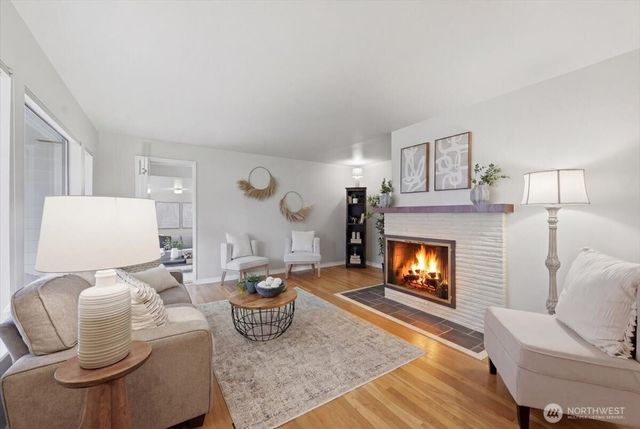 1312 N 171st Street, Shoreline, WA 98133