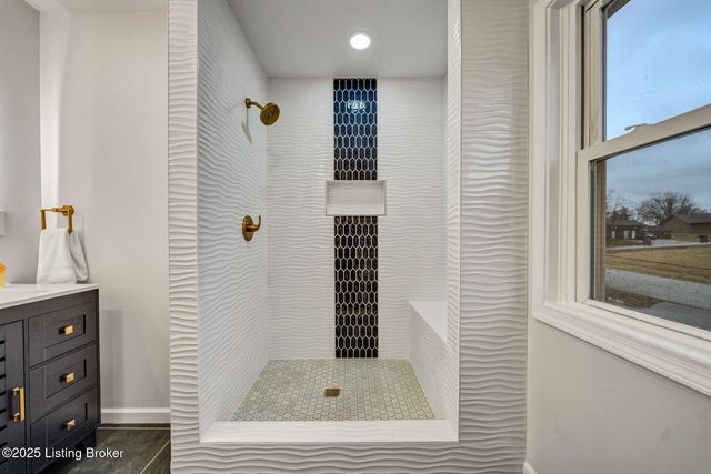 1601 Birch Ct, Radcliff, KY 40160