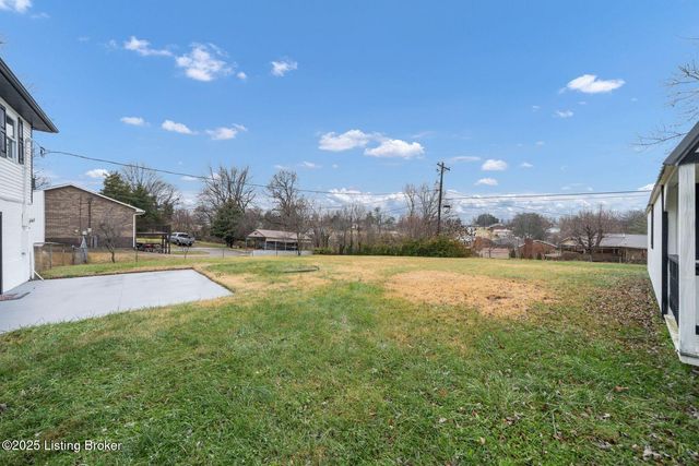 1601 Birch Ct, Radcliff, KY 40160