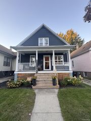 516 Poplar Street, Wyandotte, MI 48192