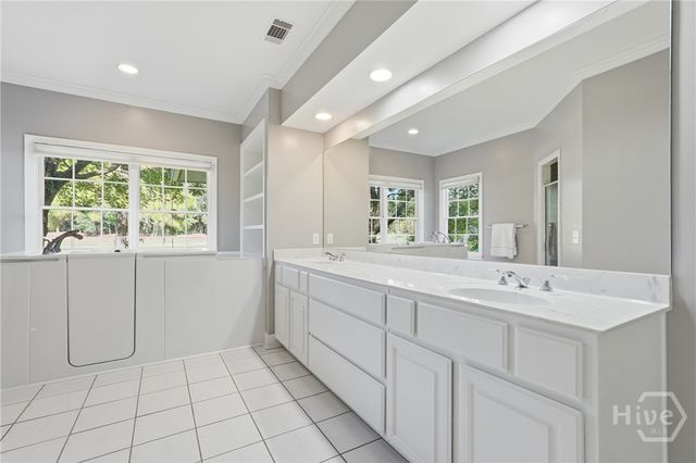 2 Low Country Lane, Savannah, GA 31411