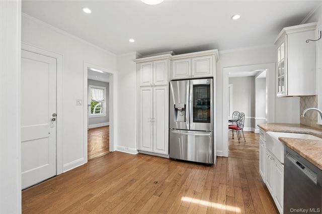 101 Harvard Avenue, Rockville Centre, NY 11570