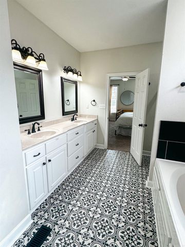 134 Mary Irene, Searcy, AR 72143