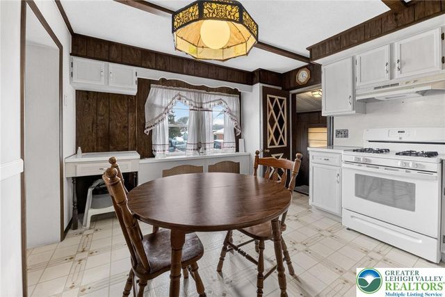 324 Limestone Street, Catasauqua Boro, PA 18032