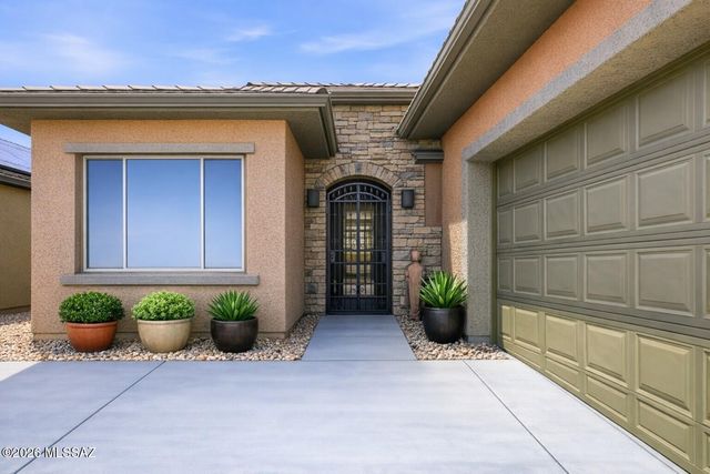 2109 W Escondido Canyon Drive, Green Valley, AZ 85622