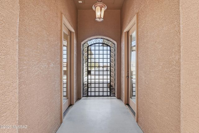 2109 W Escondido Canyon Drive, Green Valley, AZ 85622