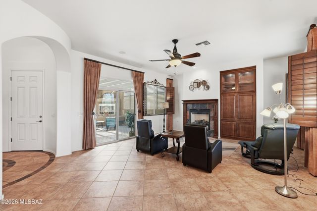 2109 W Escondido Canyon Drive, Green Valley, AZ 85622