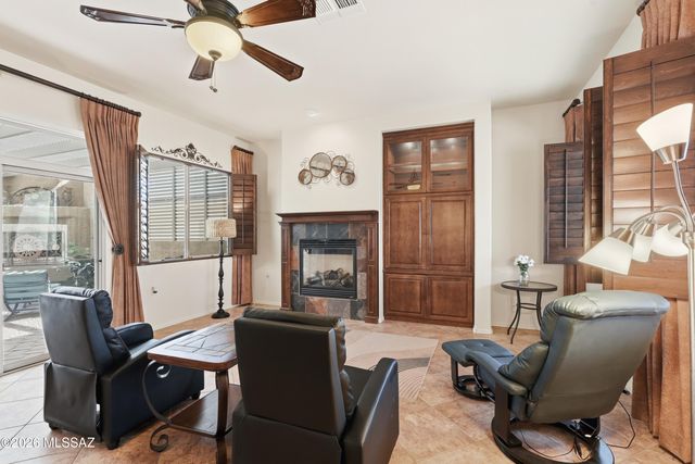 2109 W Escondido Canyon Drive, Green Valley, AZ 85622