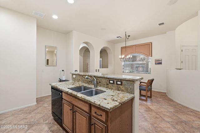 2109 W Escondido Canyon Drive, Green Valley, AZ 85622