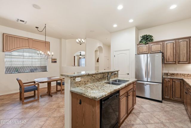 2109 W Escondido Canyon Drive, Green Valley, AZ 85622