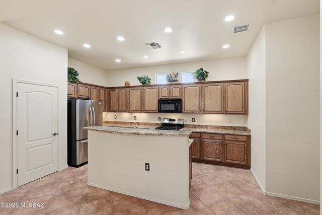2109 W Escondido Canyon Drive, Green Valley, AZ 85622