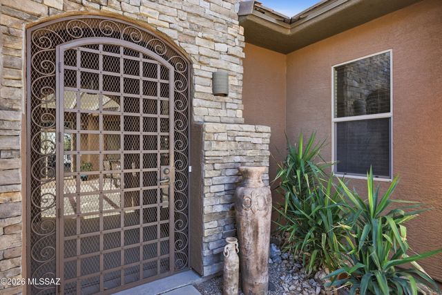 2109 W Escondido Canyon Drive, Green Valley, AZ 85622