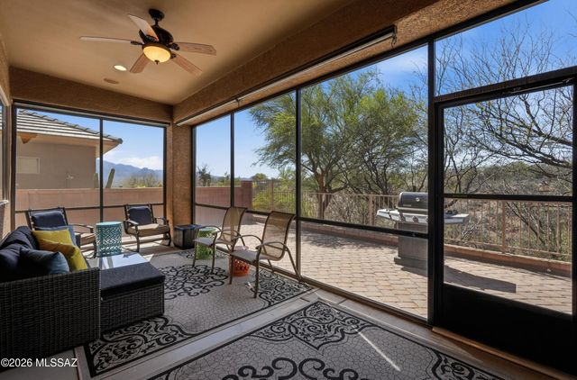2109 W Escondido Canyon Drive, Green Valley, AZ 85622