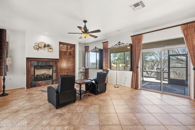 2109 W Escondido Canyon Drive, Green Valley, AZ 85622