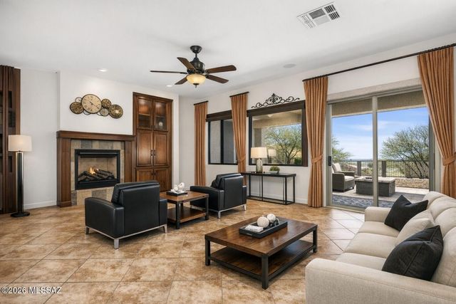2109 W Escondido Canyon Drive, Green Valley, AZ 85622
