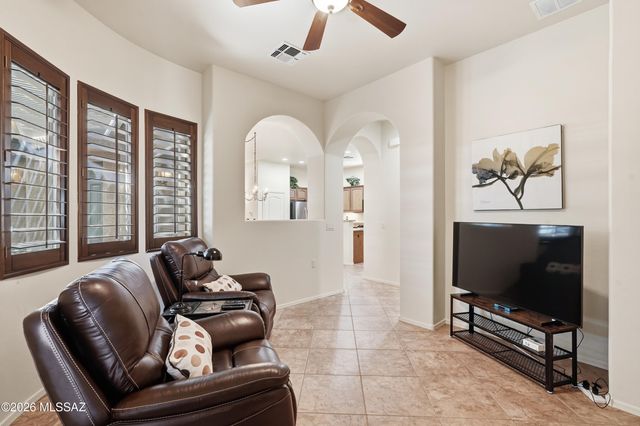 2109 W Escondido Canyon Drive, Green Valley, AZ 85622