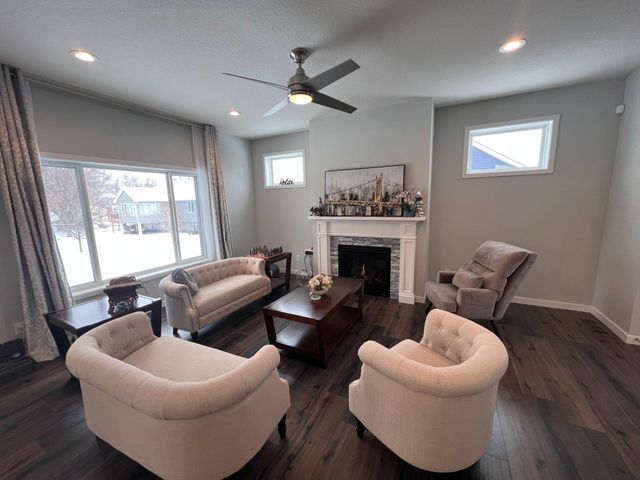 7123 148th Street W, Savage, MN 55378