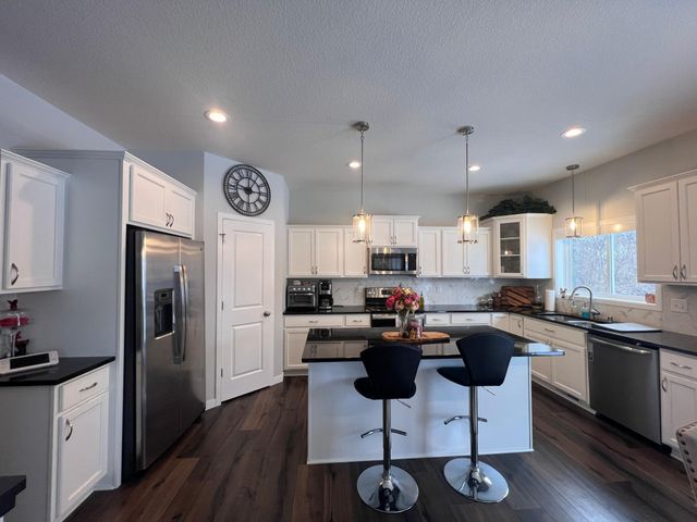 7123 148th Street W, Savage, MN 55378