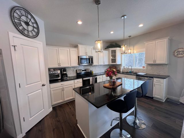 7123 148th Street W, Savage, MN 55378