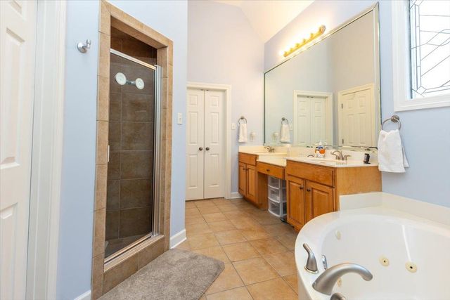 8923 RIVER KNOLL DR, Cordova, TN 38016