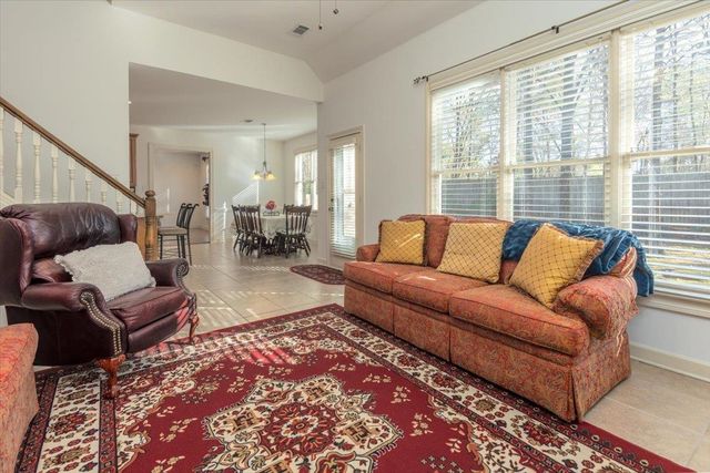 8923 RIVER KNOLL DR, Cordova, TN 38016