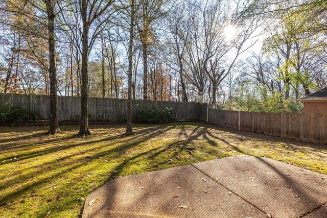 8923 RIVER KNOLL DR, Cordova, TN 38016