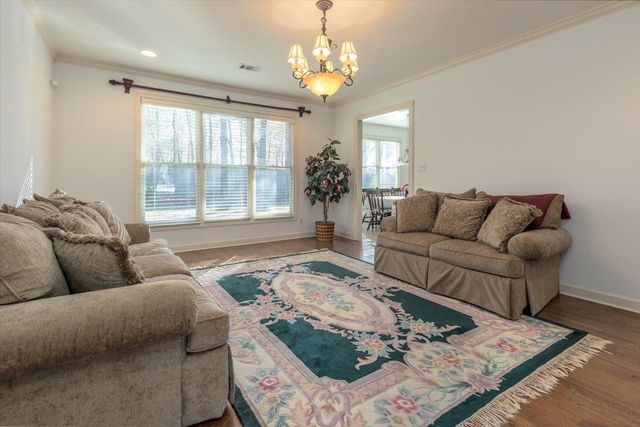 8923 RIVER KNOLL DR, Cordova, TN 38016