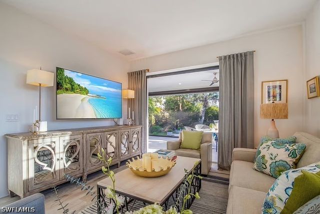 114 JEEPERS DR, Naples, FL 34112
