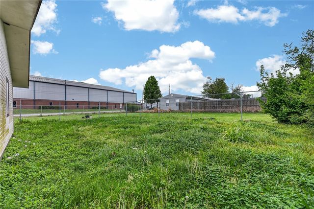406 W Olrich Street, Rogers, AR 72756