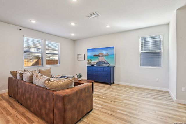 5703 Topaz Way, San Antonio, TX 78222