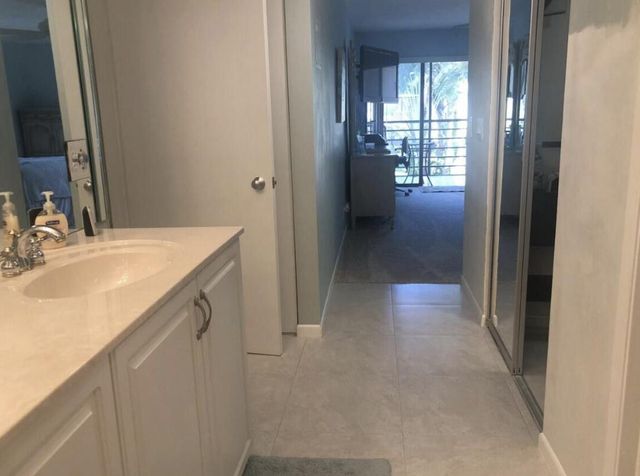 5851 Camino Del Sol 203, Boca Raton, FL 33433