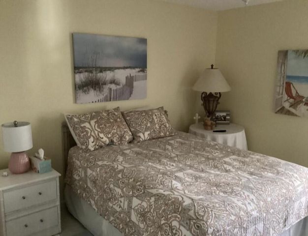 5851 Camino Del Sol 203, Boca Raton, FL 33433