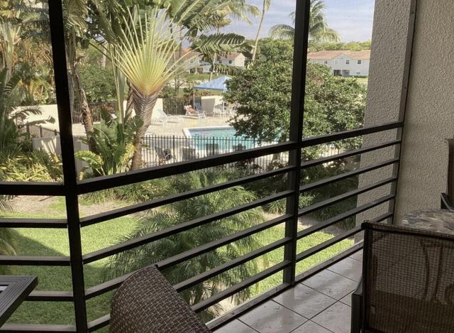 5851 Camino Del Sol 203, Boca Raton, FL 33433