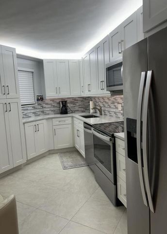 5851 Camino Del Sol 203, Boca Raton, FL 33433