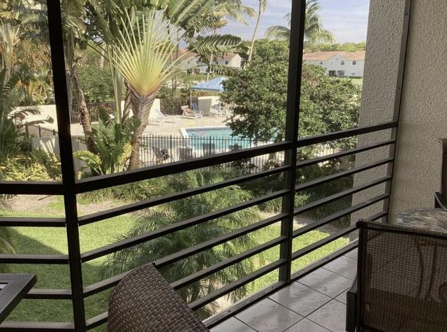 5851 Camino Del Sol 203, Boca Raton, FL 33433